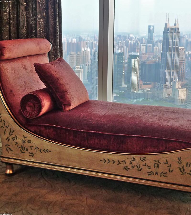 Lounge suite